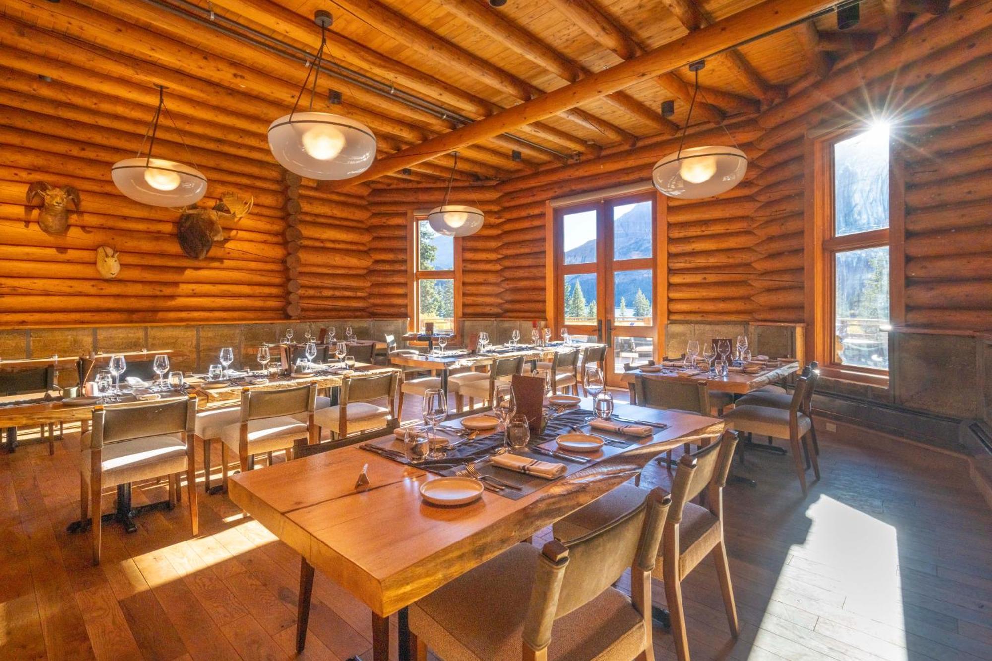 The Lodge At Bow Lake Lake Louise Exteriör bild