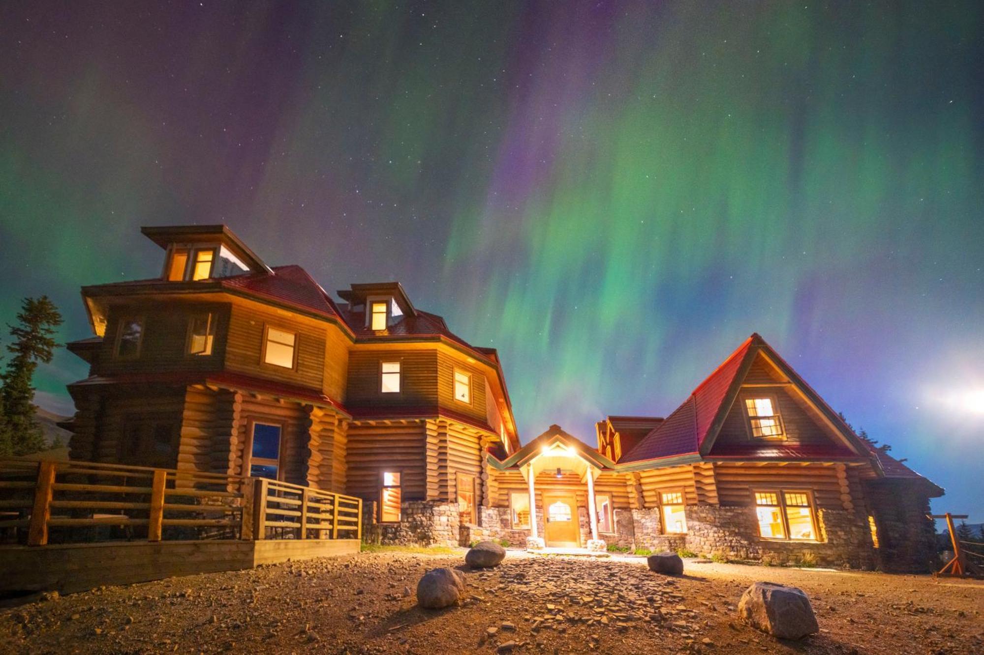 The Lodge At Bow Lake Lake Louise Exteriör bild