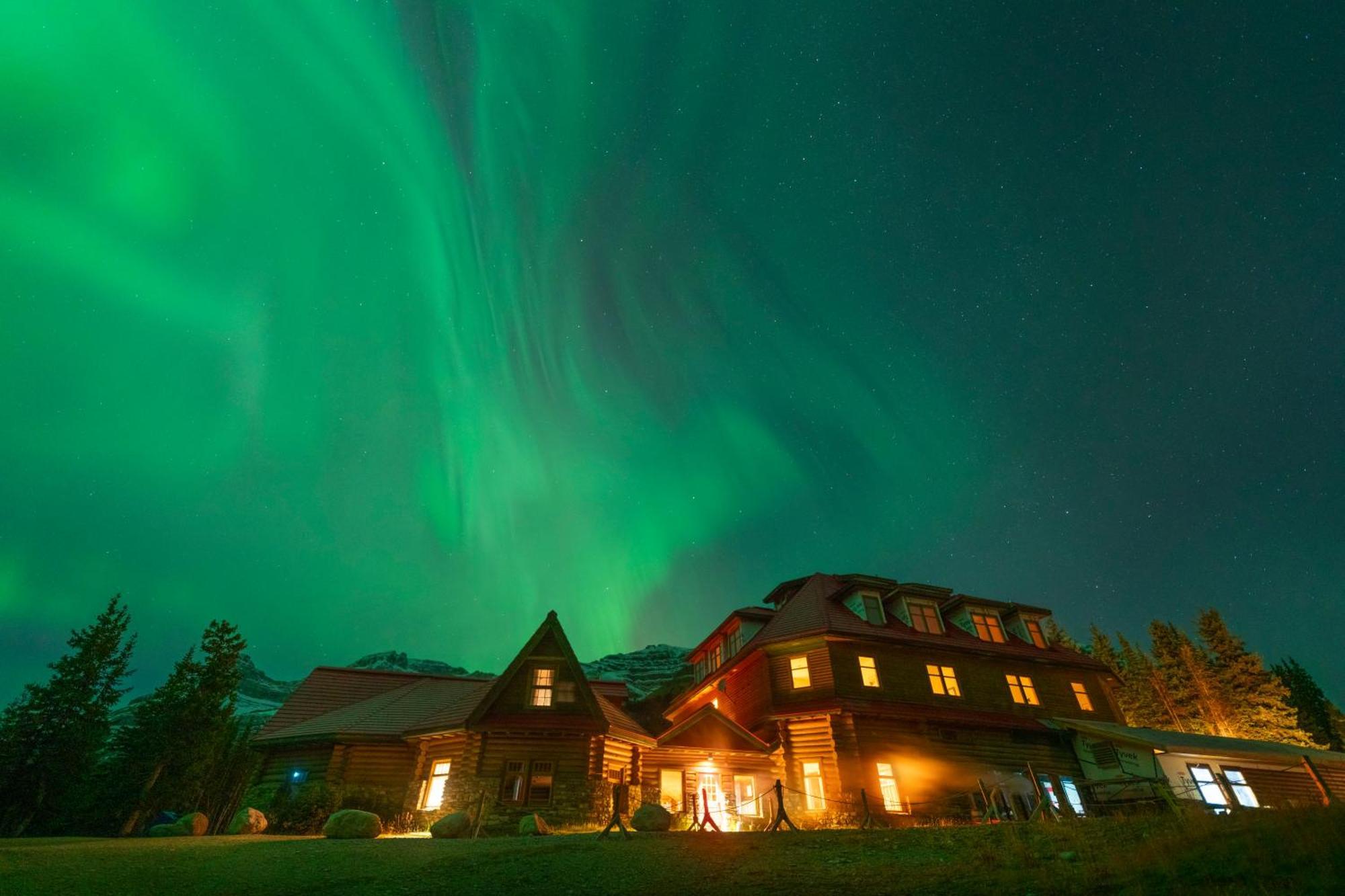 The Lodge At Bow Lake Lake Louise Exteriör bild